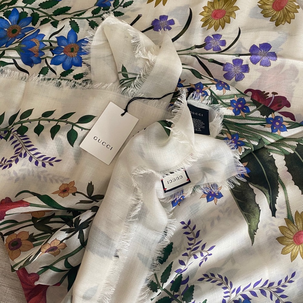 Gucci Flora Scarf